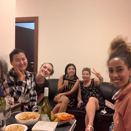 بيت شباب Female Only-Anaruby Backpackers- Metro Station Mashreq دبي المظهر الخارجي الصورة